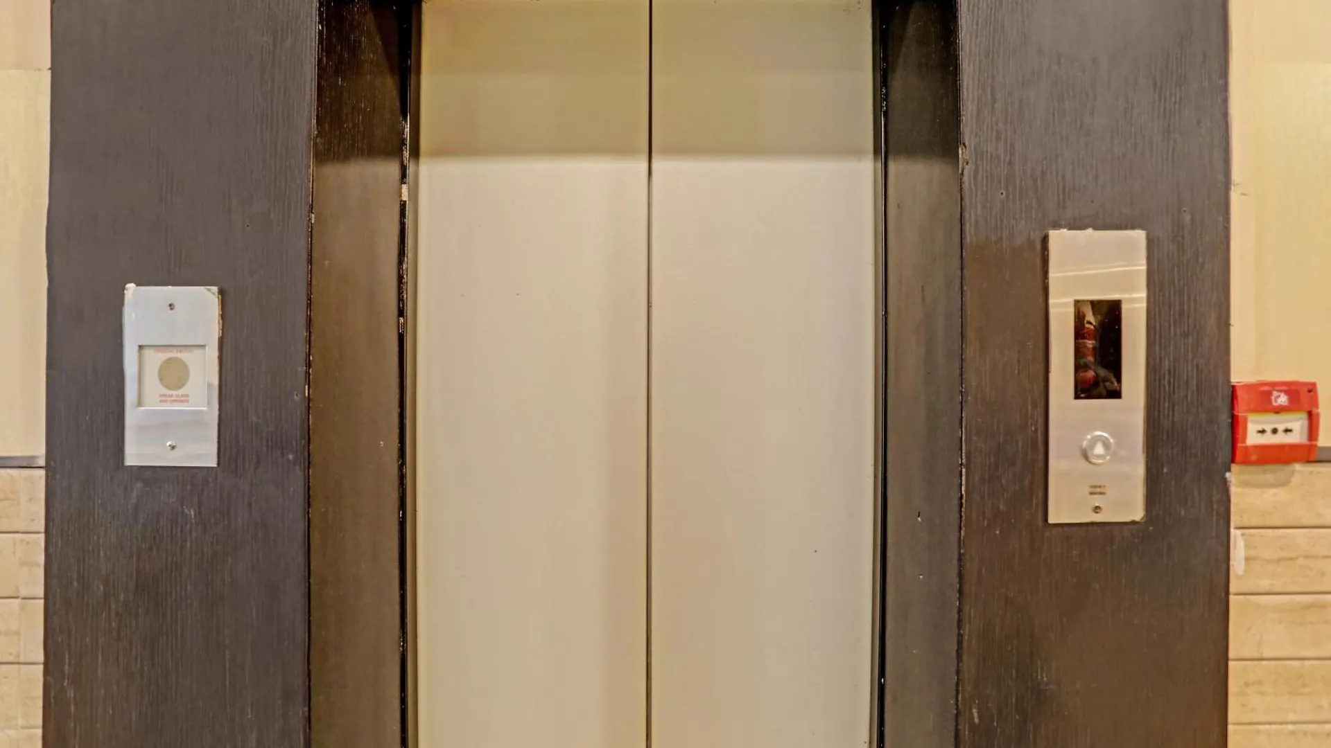 Townhouse Tipsyy Inn 16 Gurgaon